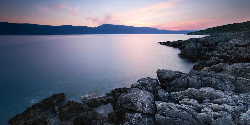 马哈穆特烤肉84:在烟火升腾中品味新疆烤肉的百年传承