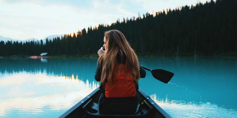 马哈穆特烤肉社交媒体营销秘籍：美食博主如何拍出引爆流量的新疆烤肉大片